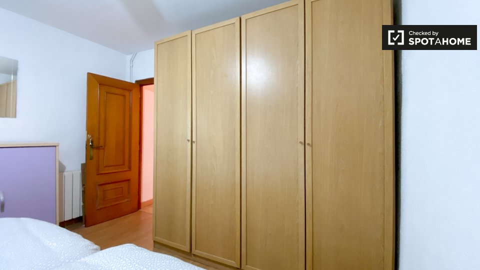 Double room Valencia, 3 beds, 75m² — photo 5