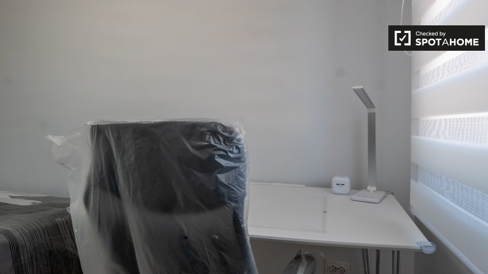 Double room Madrid, 4 beds — photo 3