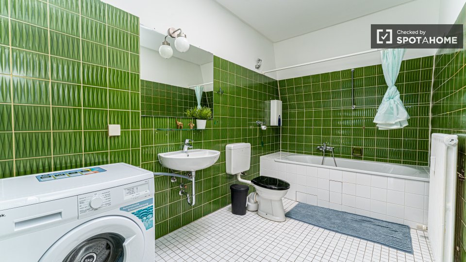 Double room Berlin, 5 beds, 166m² — photo 3
