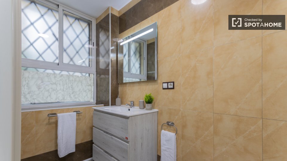 Apartment Valencia, 3 beds, 90m² — photo 52