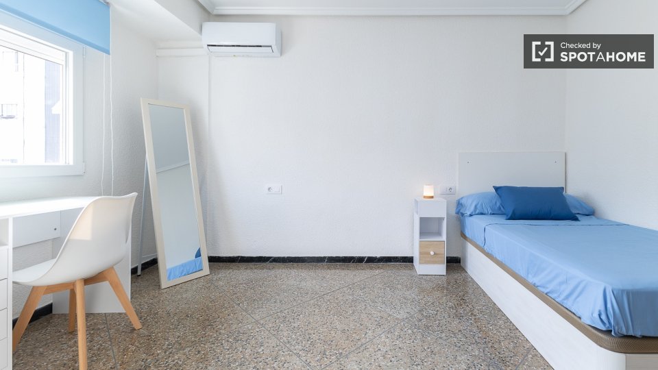 Double room Valencia, 5 beds — photo 12