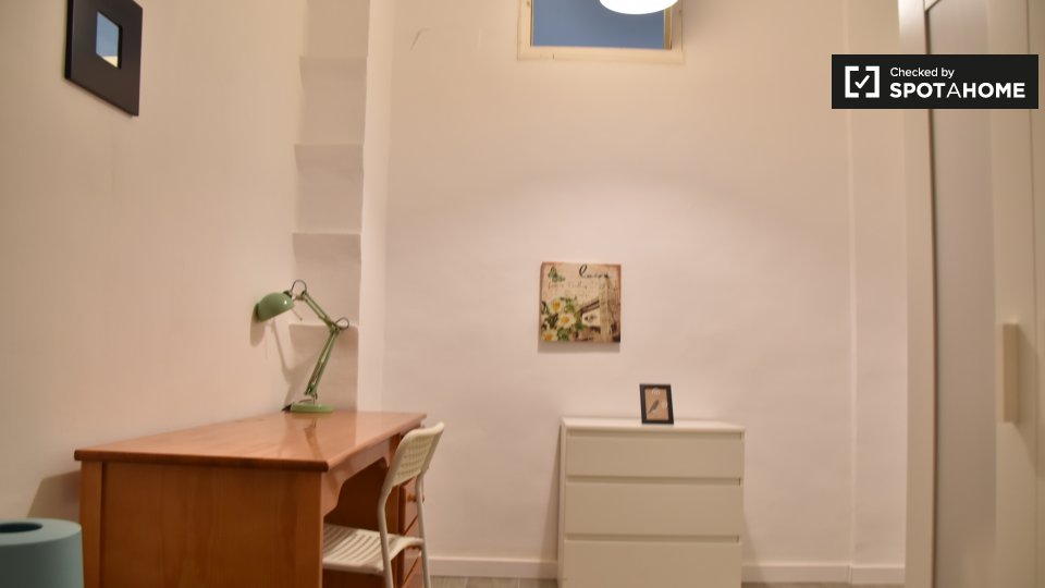 Double room Valencia, 4 beds, 80m² — photo 2