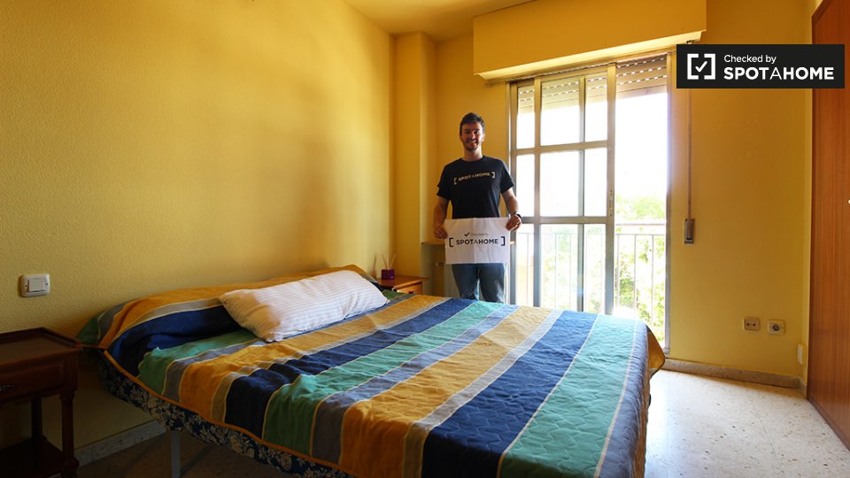 Double room Madrid, 5 beds, 80m² — photo 1
