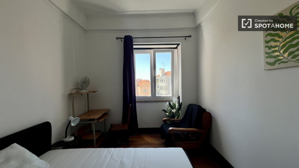 Double room Lisbon, 5 beds — photo 50