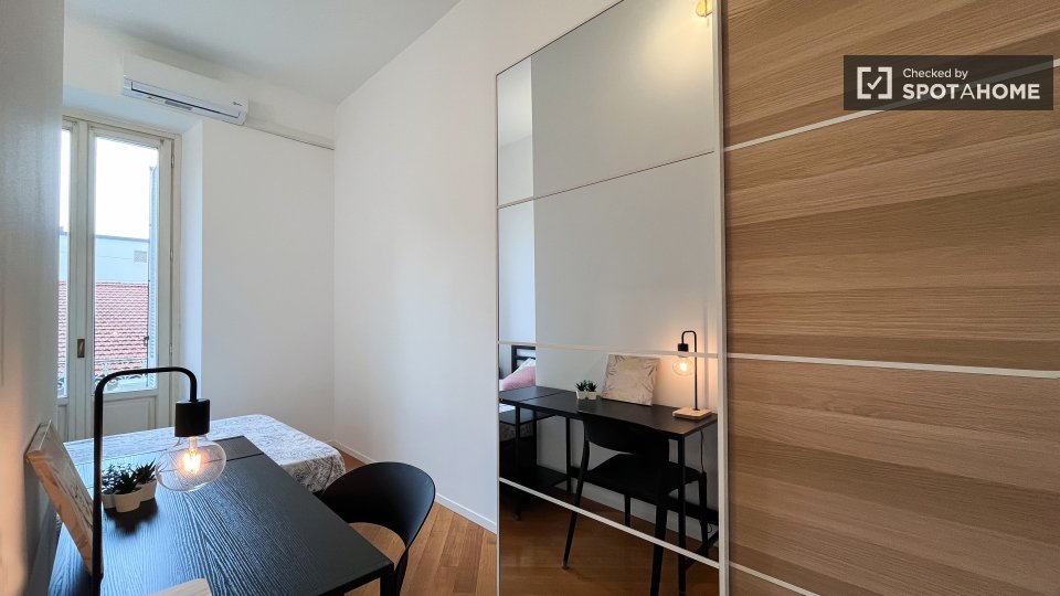 Double room Milan, 5 beds — photo 1