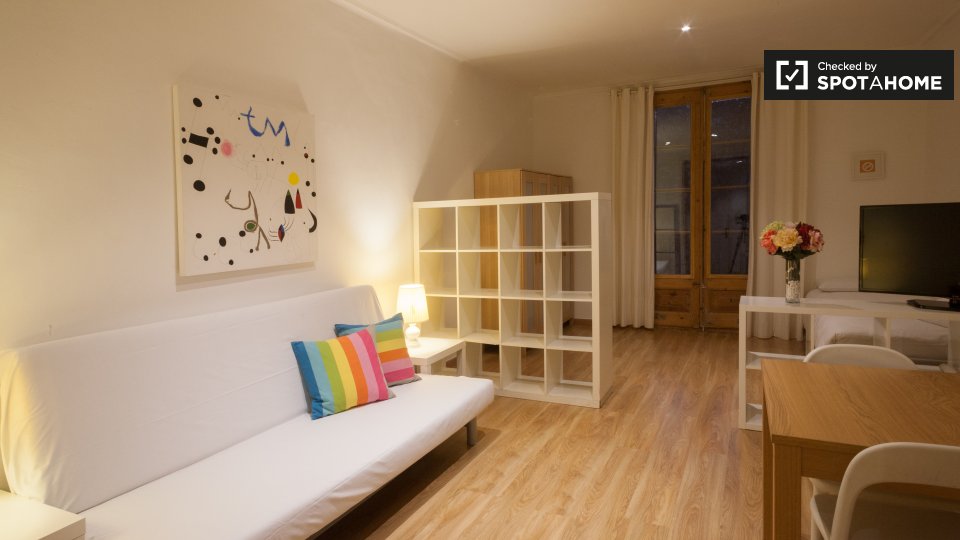 Apartment Barcelona, 2 beds — photo 1