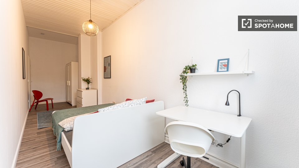 Double room Berlin, 5 beds, 95m² — photo 2