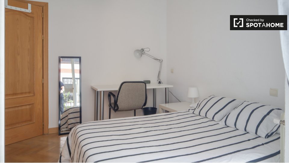 Double room Madrid, 5 beds — photo 14