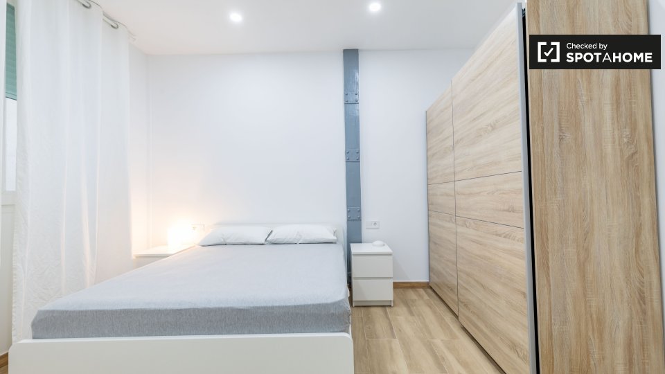 Double room Valencia, 4 beds, 118m² — photo 1