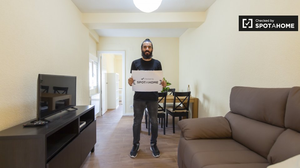 Double room Madrid, 3 beds, 65m² — photo 13