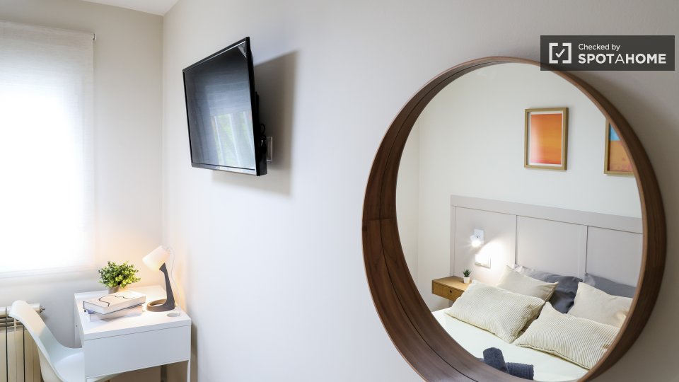 Double room Madrid, 4 beds — photo 10