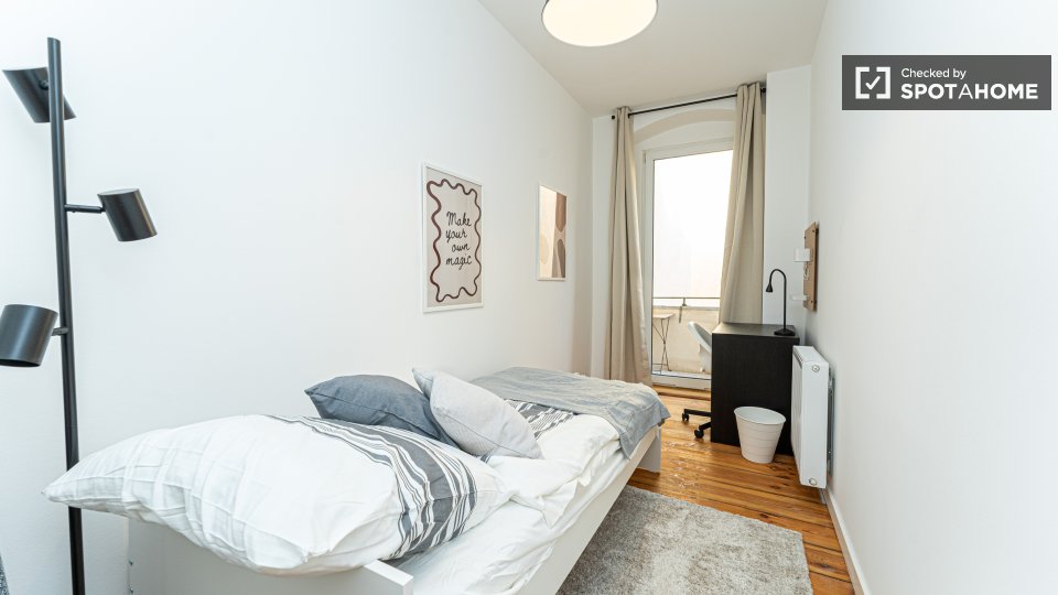 Double room Berlin, 3 beds, 53m² — photo 2