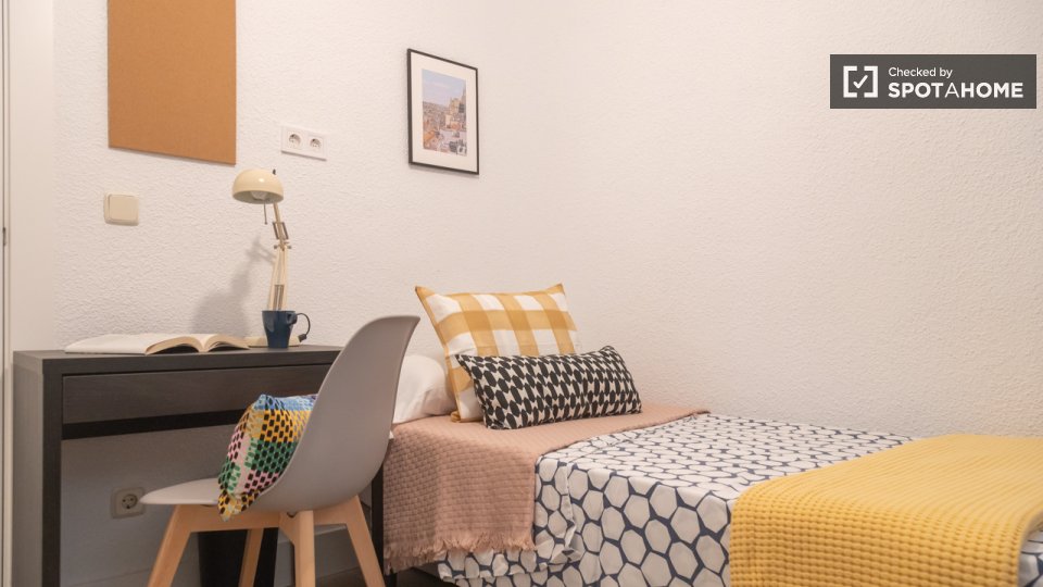 Double room Madrid, 10 beds — photo 7