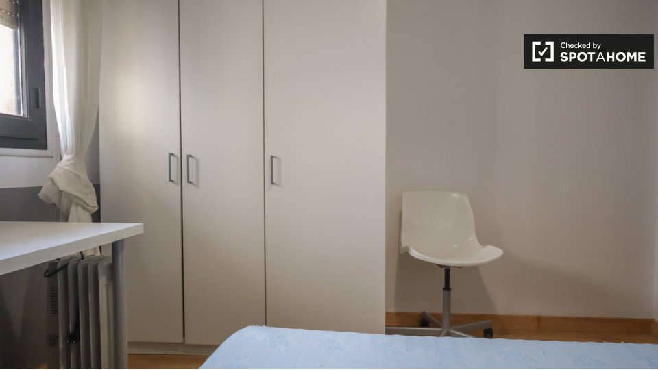 Double room Madrid, 7 beds, 160m² — photo 5