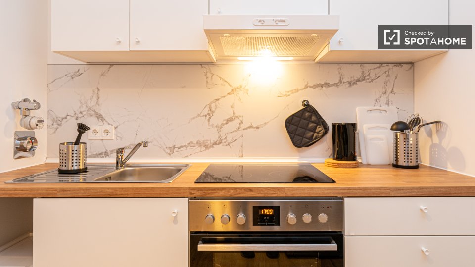 Double room Berlin, 4 beds, 65m² — photo 11