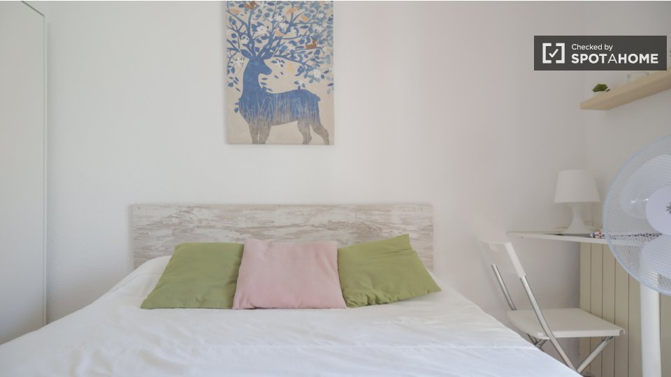 Double room Madrid, 5 beds, 140m² — photo 17