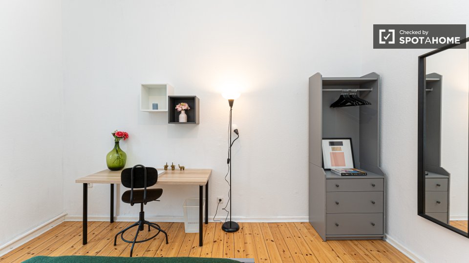 Double room Berlin, 3 beds, 75m² — photo 4