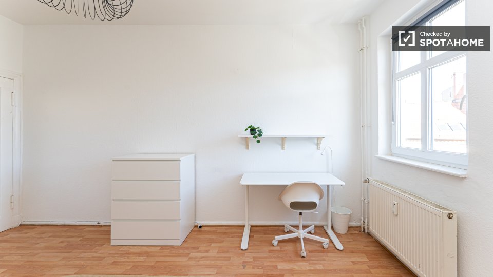 Double room Berlin, 5 beds, 84m² — photo 4
