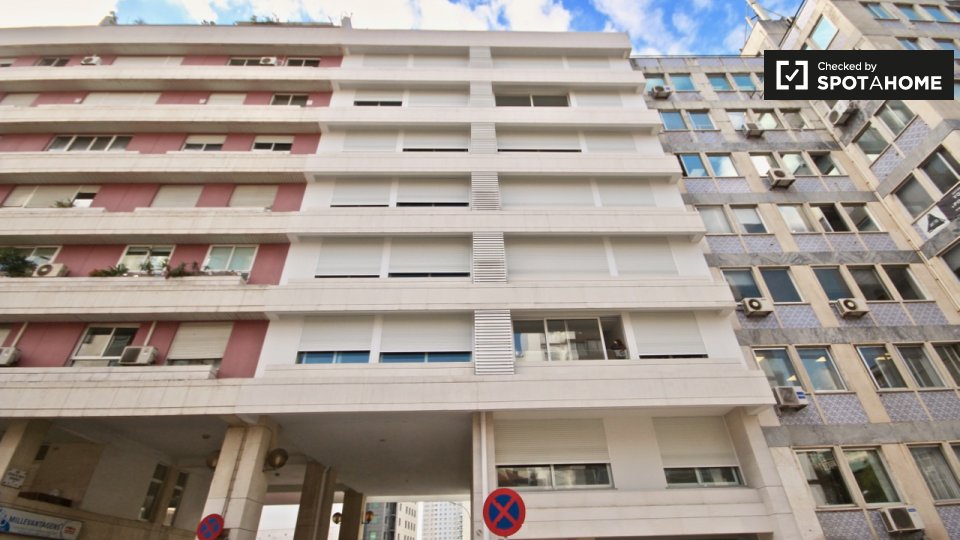 Apartment Lisbon, 1 bed, 58m² — photo 40