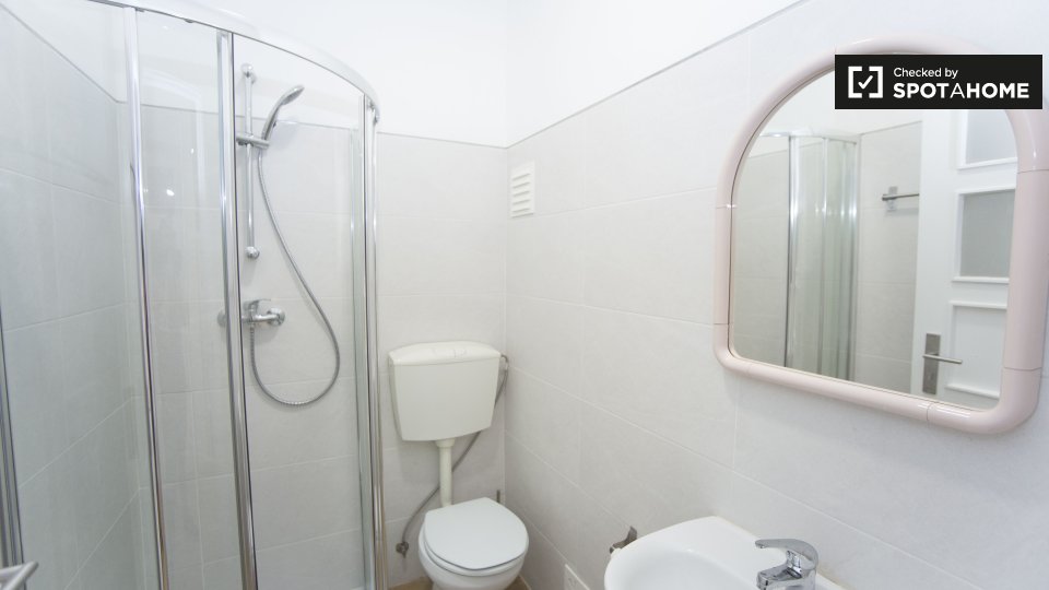 Double room Lisbon, 4 beds, 120m² — photo 15