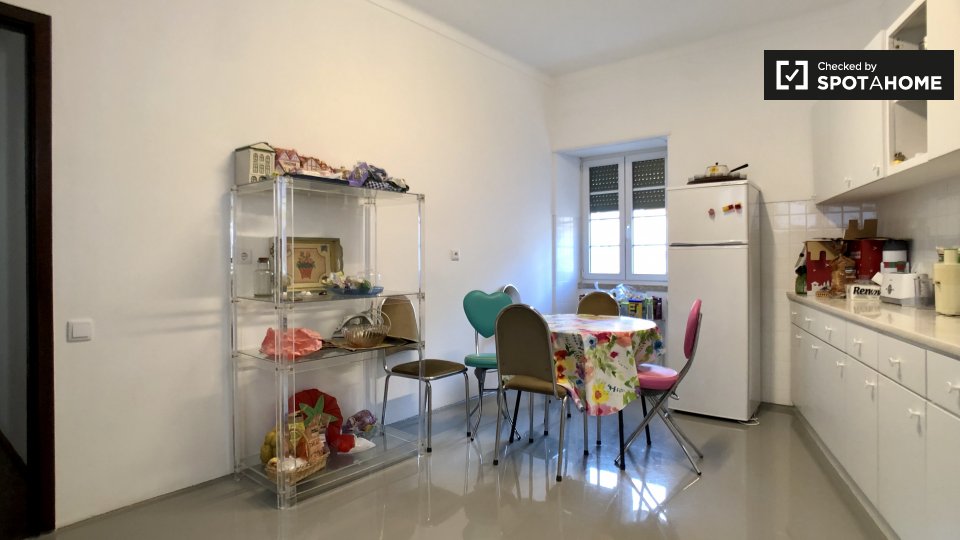 Double room Lisbon, 5 beds, 200m² — photo 11