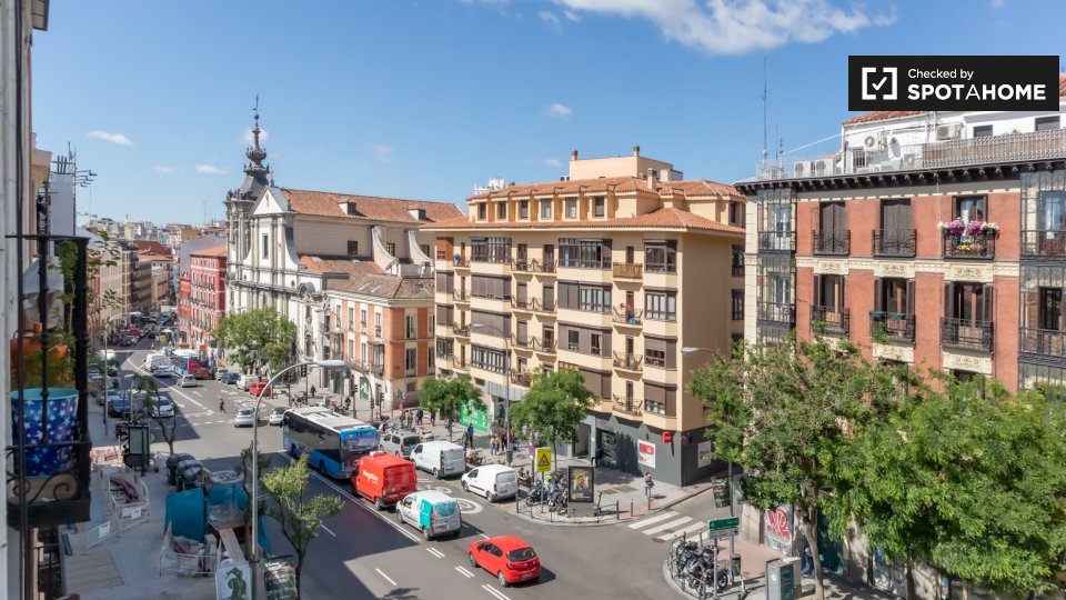 Double room Madrid, 5 beds, 157m² — photo 6