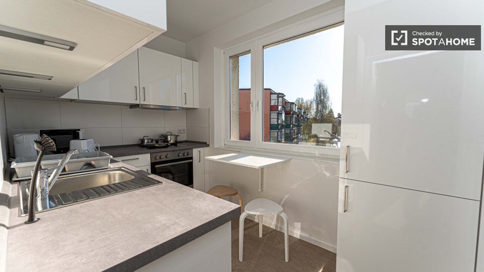 Double room Berlin, 4 beds, 68m² — photo 7