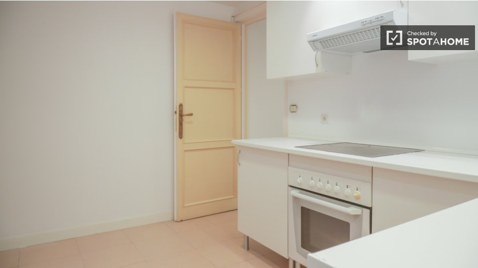 Double room Madrid, 18 beds — photo 4