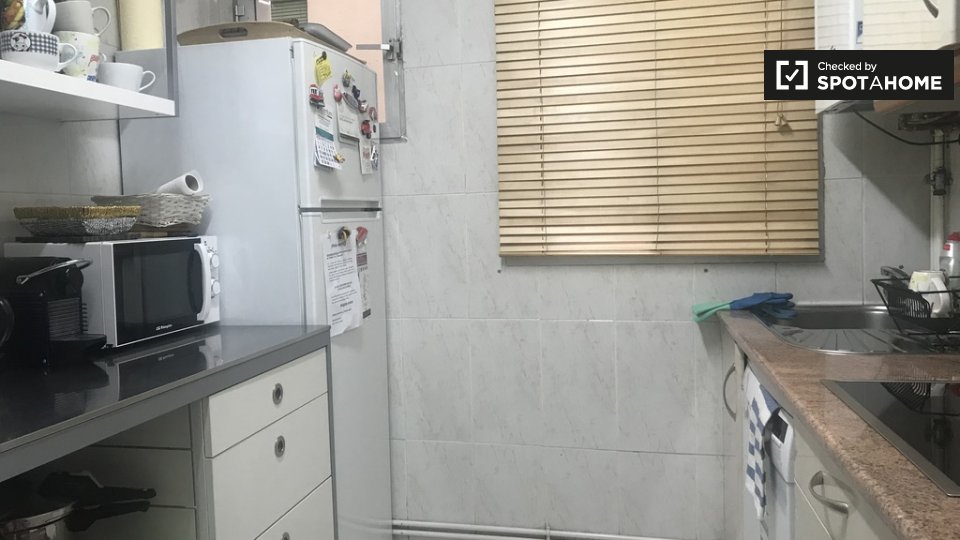 Double room Madrid, 2 beds, 90m² — photo 14