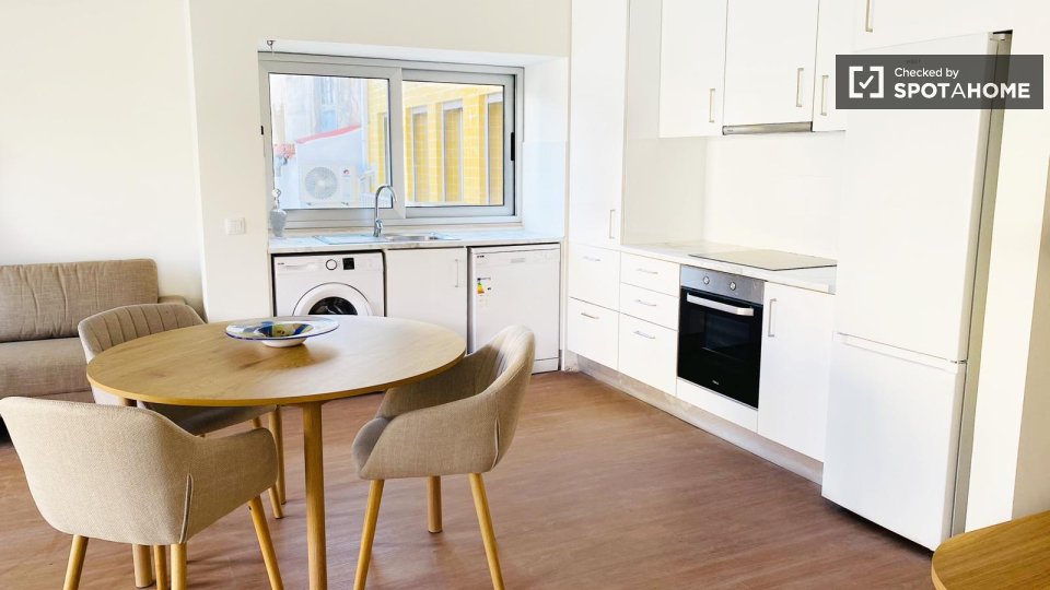 Apartment Lisbon, 1 bed — photo 11