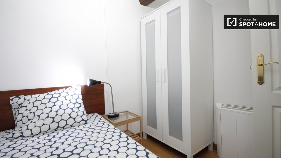 Double room Barcelona, 2 beds, 35m² — photo 8