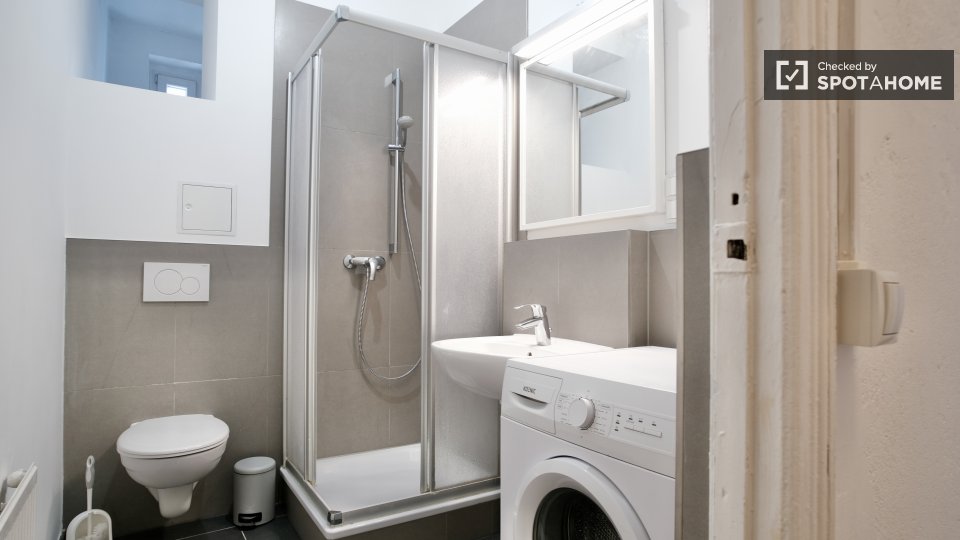 Double room Berlin, 2 beds, 53m² — photo 13
