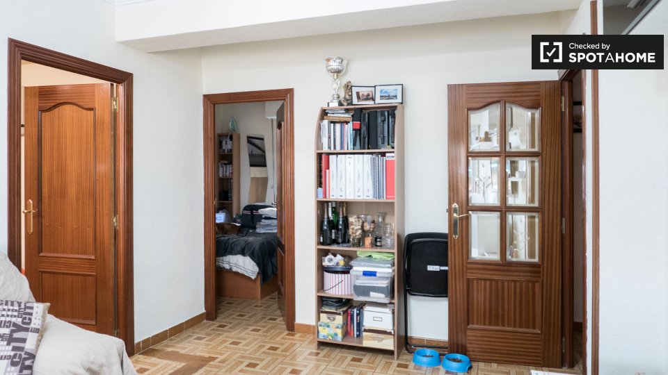Double room Madrid, 2 beds, 55m² — photo 8