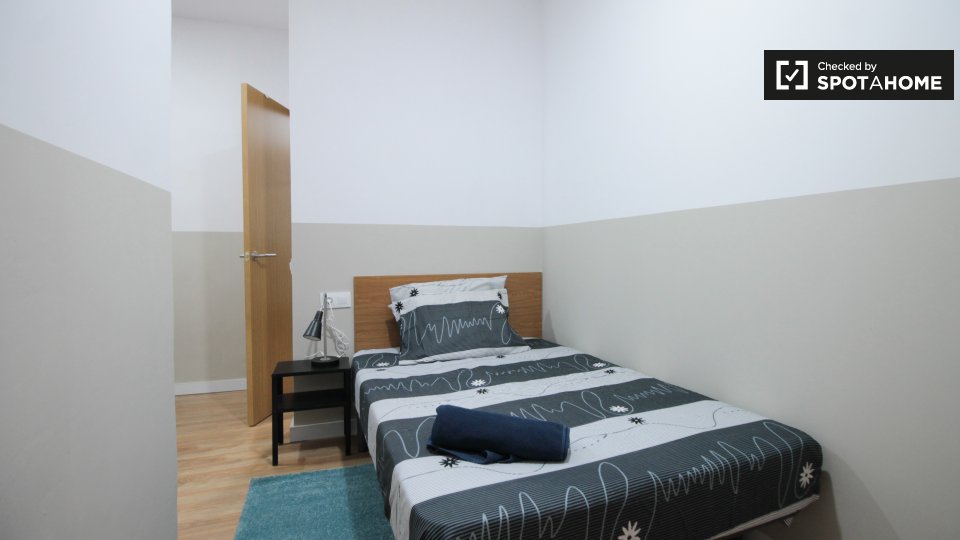 Double room Barcelona, 6 beds, 100m² — photo 2