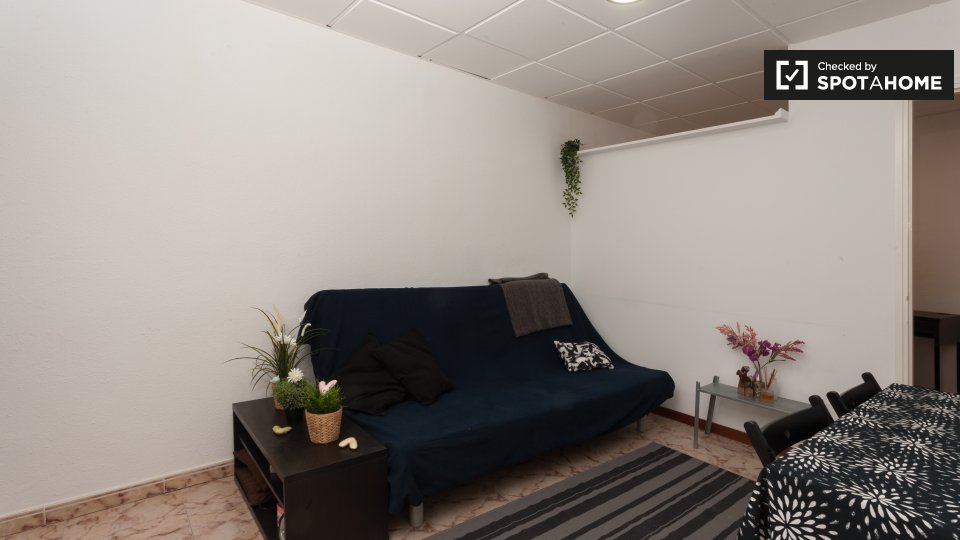 Double room Barcelona, 2 beds, 55m² — photo 5