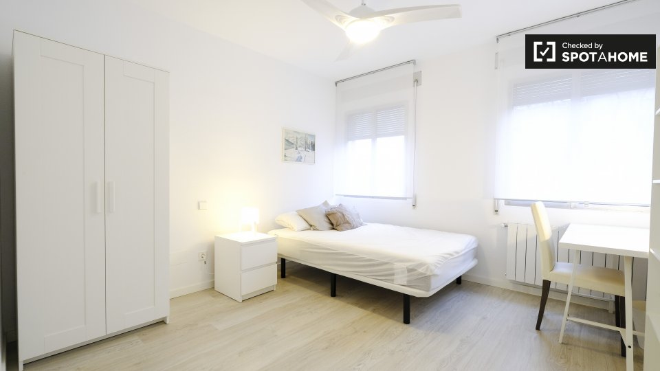 Double room Madrid, 6 beds, 160m² — photo 4