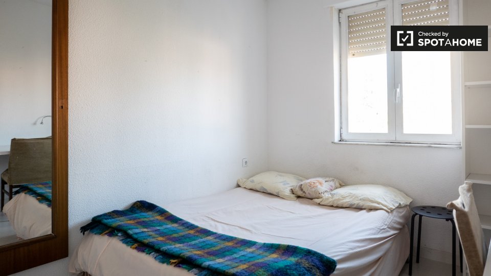 Double room Madrid, 4 beds, 70m² — photo 1