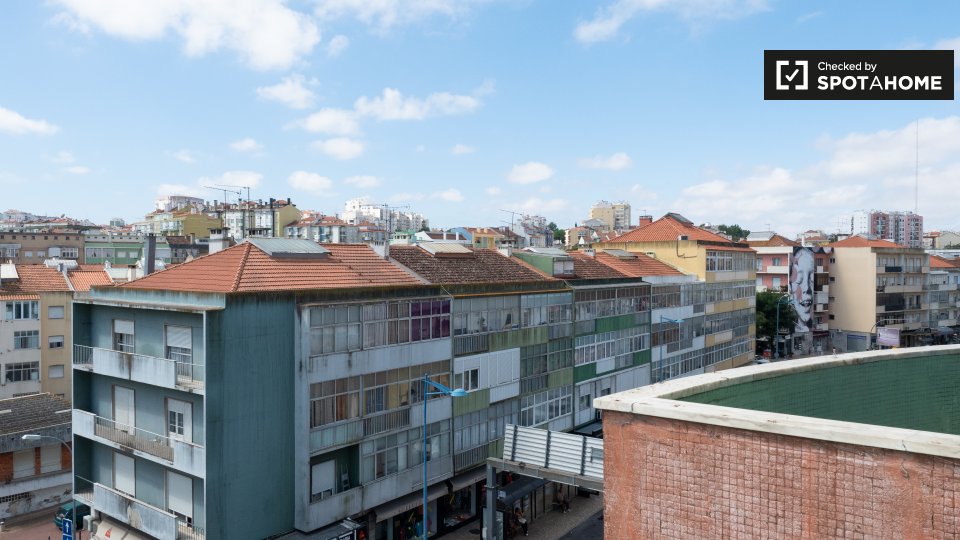 Double room Lisbon, 4 beds, 90m² — photo 8