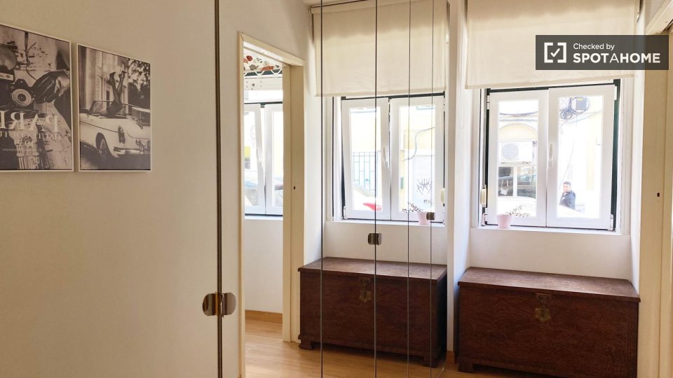 Double room Lisbon, 2 beds, 80m² — photo 47