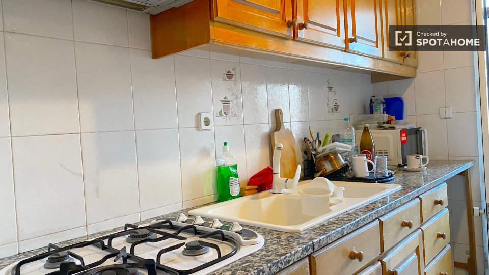 Double room Lisbon, 1 bed, 60m² — photo 20