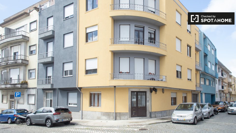 Double room Porto, 6 beds, 300m² — photo 13
