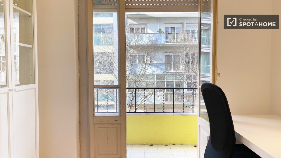 Double room Lisbon, 3 beds, 70m² — photo 12