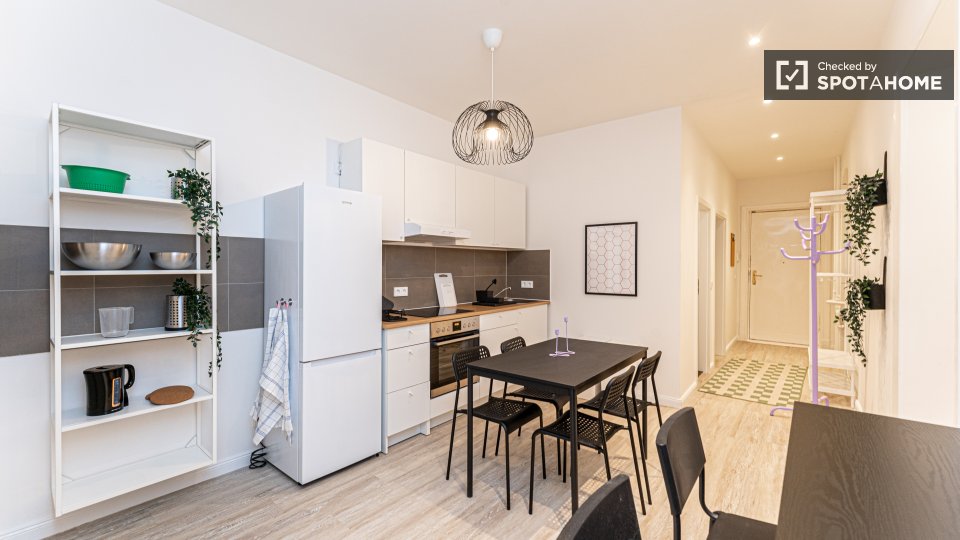 Double room Berlin, 6 beds, 101m² — photo 14