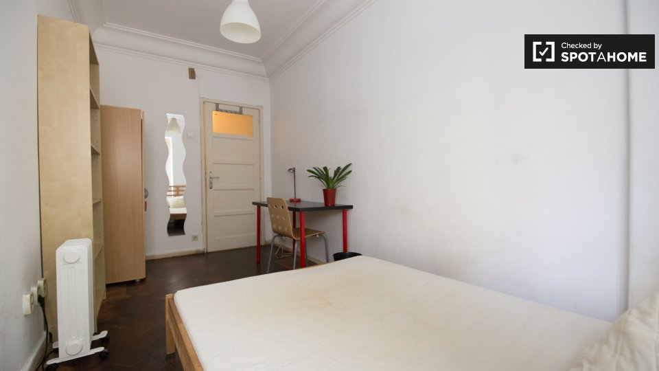 Double room Lisbon, 7 beds, 100m² — photo 3