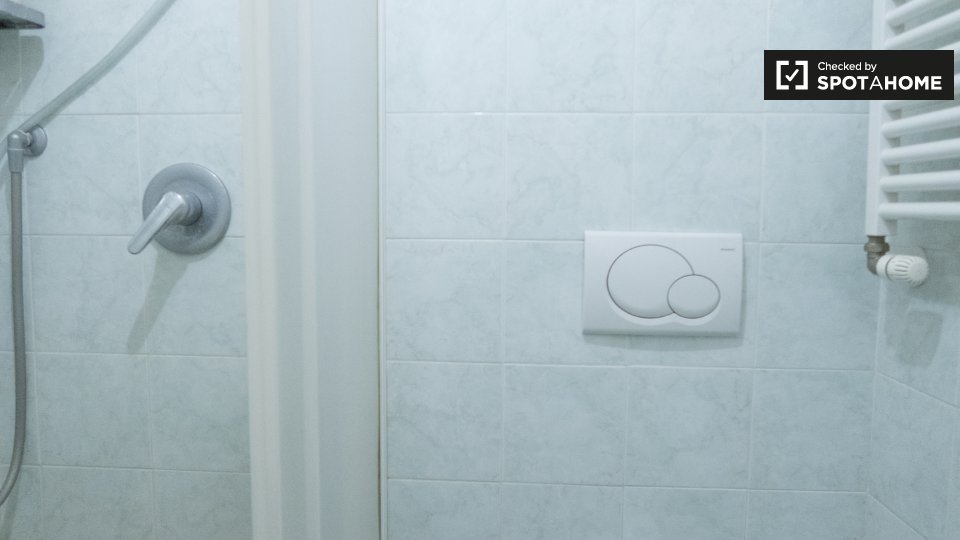 Double room Rome, 3 beds, 70m² — photo 8