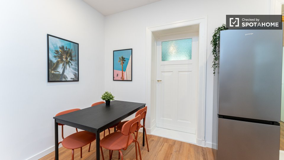 Double room Berlin, 4 beds, 73m² — photo 11