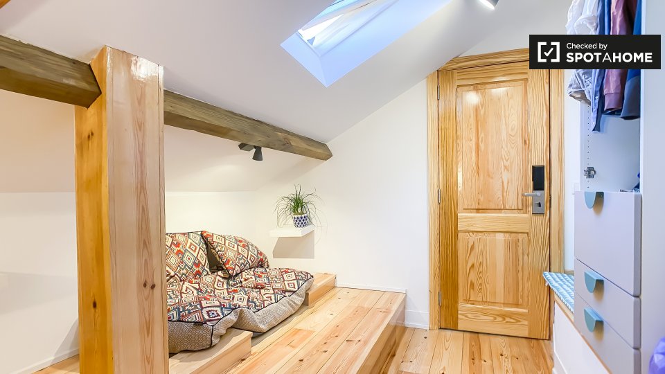 Double room Lisbon, 1 bed — photo 12