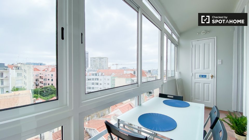 Double room Lisbon, 7 beds, 130m² — photo 7