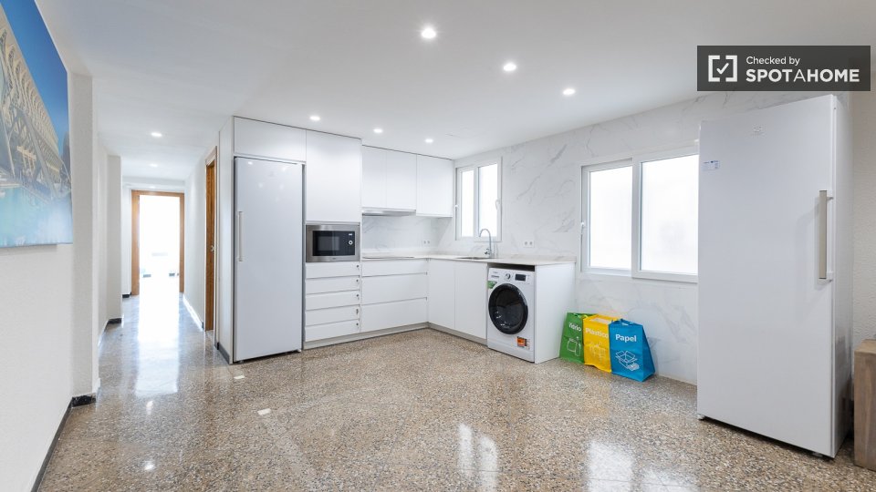 Double room Valencia, 5 beds — photo 16