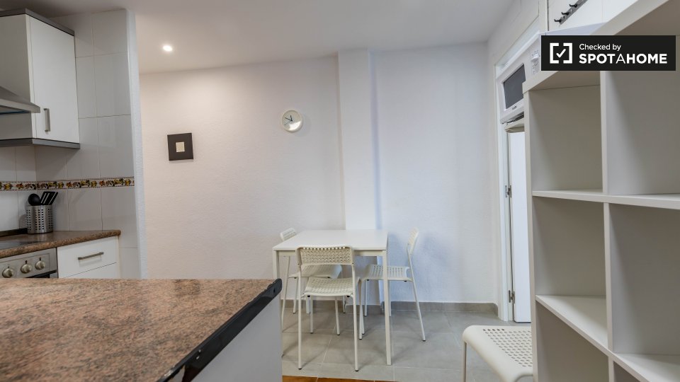 Double room Valencia, 3 beds — photo 6
